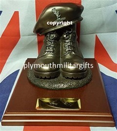 Royal Signals Regiment Presentation Boot & Beret Figure Mahogany base